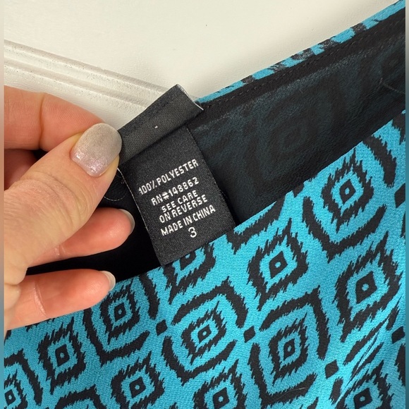 Torrid women’s turquoise & black strappy, flowy geometric pattern tank. Size 3X - Picture 6 of 8